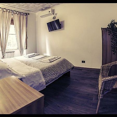 Alloggio Turistico All'Acquedotto Apartment โรม ภายนอก รูปภาพ